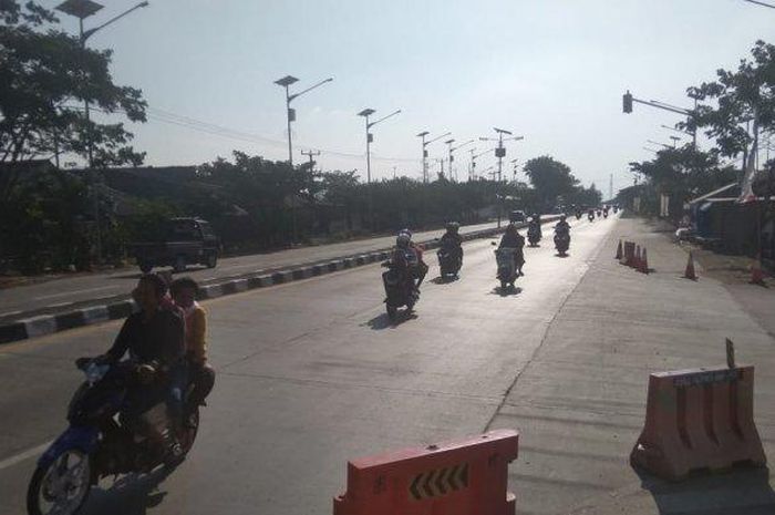 Rest Area Jembatan Timbang Losarang pada Hari Raya Lebaran (5/6/2019) sore. 