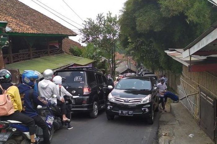 Kondisi kemacetan di Jalan Rereongan, Kabupaten Bandung, Jawa Barat