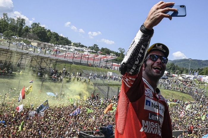 Danilo Petrucci kali pertama menangi balapan MotoGP di Sirkuit Mugello, Italia (2/6/2019)