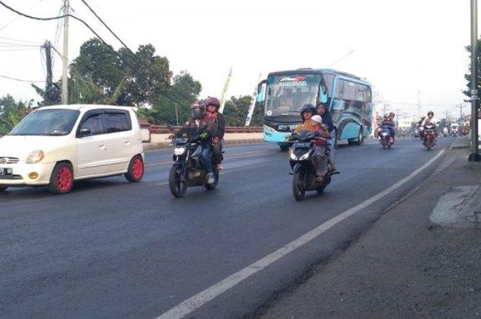 Ilustrasi pemudik. Foto diambil tahun 2019 sebelum ada pelarangan mudik