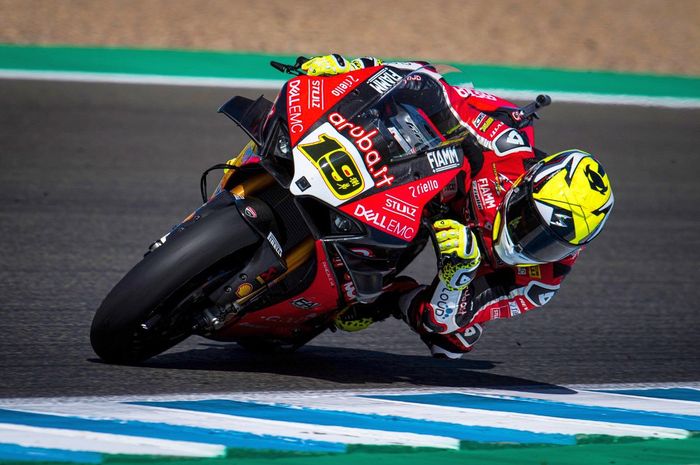 Alvaro Bautista menang race 1 WorldSBK Spanyol 2019