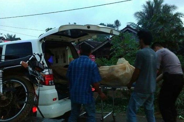 Kasimin (60) warga Pekon Karang Sari, Kecamatan Pagelaran, Tanggamus ditemukan tewas di kebun kopi