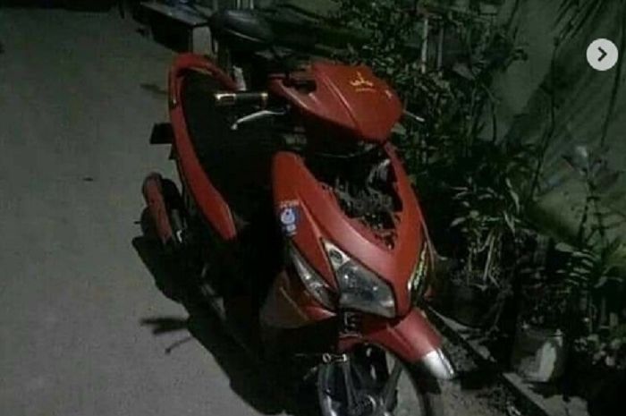 Honda Vario mogok di Cipinang dan minta pertolongan, pemilik malah dibully.