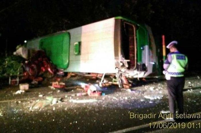 Kecelakaan lalulintas terjadi di Tol Cipali, Majalengka, Jawa Barat pada Senin (17/6/2019), pukul 01.00 WIB.   