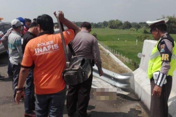 Dikira bangkai, ternyata potongan kaki yang ditemukan petugas kebersihan jalan tol Jombang-Mojokerto