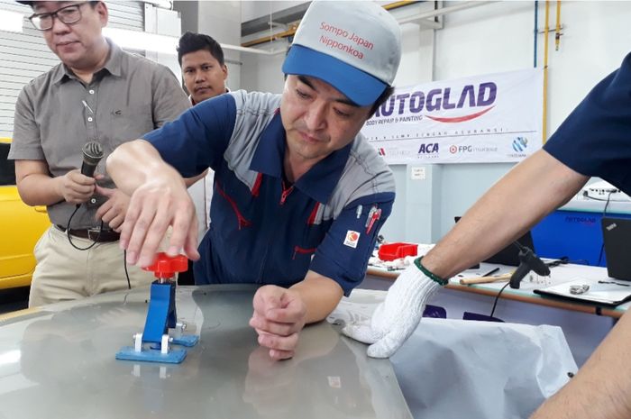 Pengerjaan smart repair dari bengkel Autoglad