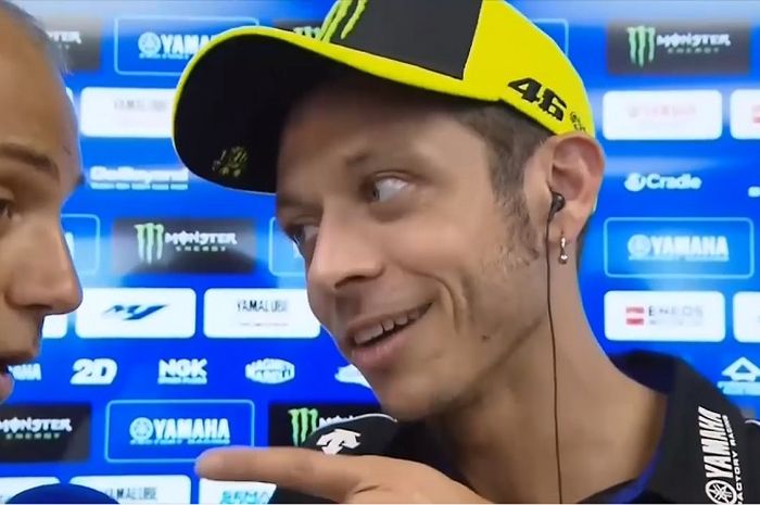 Rossi menyindir media Italia yang diduga sengaja memperkeruh suasana setelah insiden tikungan 10 di MotoGP Catalunnya 2019