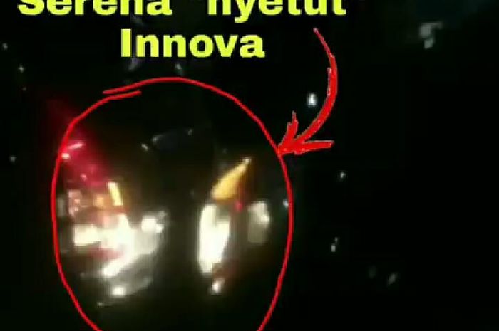 Aksi Nissan Serena yang dorong Toyota Innova dengan cara mendorong bodinya dari belakang.