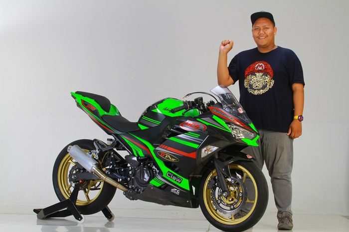 Kawasaki New Ninja 250 full carbon dan siap balap