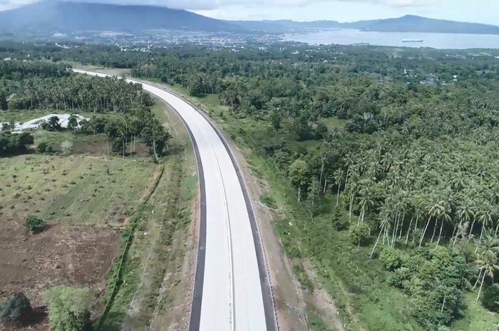 Jalan Tol Manado-Bitung