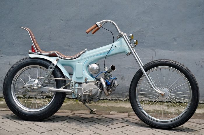 Honda S90 bergaya chopper nyentrik garapan Sinner &amp; Co.