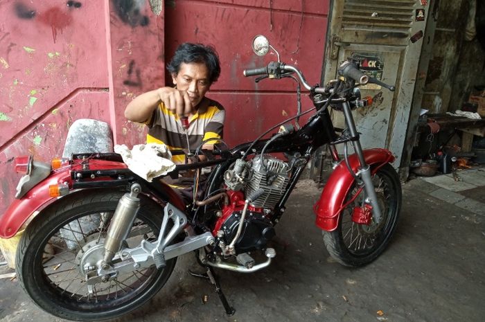 Proses kustom Basic Honda Tiger jadi CB100