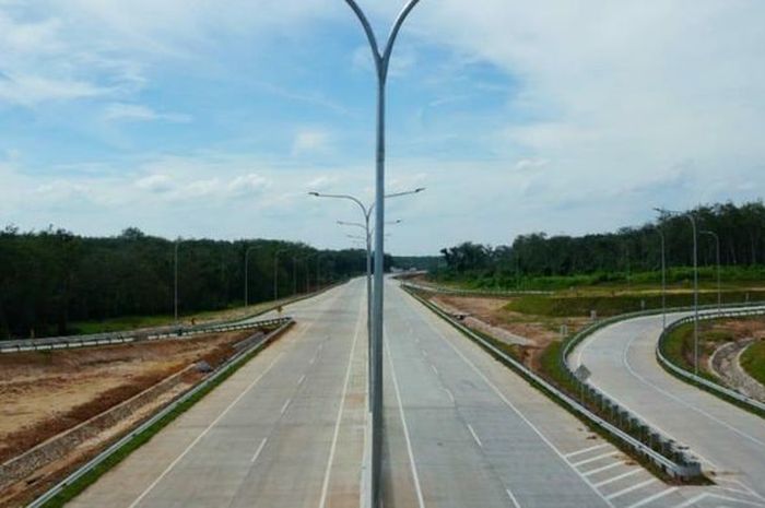 Ruas tol terpanjang di Indonesia menghubungkan Terbanggi Besar-Pematang Panggang-Kayu Agung