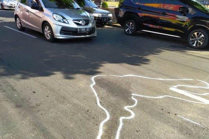 Sebuah keeclakaan tunggal menewaskan korban yang mengendarai Honda BeAT di Jalan Gatot Subroto, Purwokerto pada Senin (1/7) pagi.