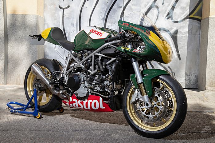 Modifikasi Ducati 999 bergaya balap