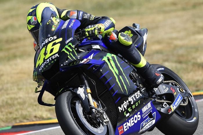 Valentino Rossi (Monster Energy Yamaha) kala tampil pada salah satu sesi MotoGP Jerman 2019 yang digelar Sabtu (6/7/2019)