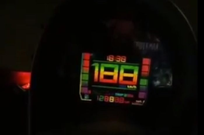 Speedometer warna-warni untuk Yamaha NMAX.