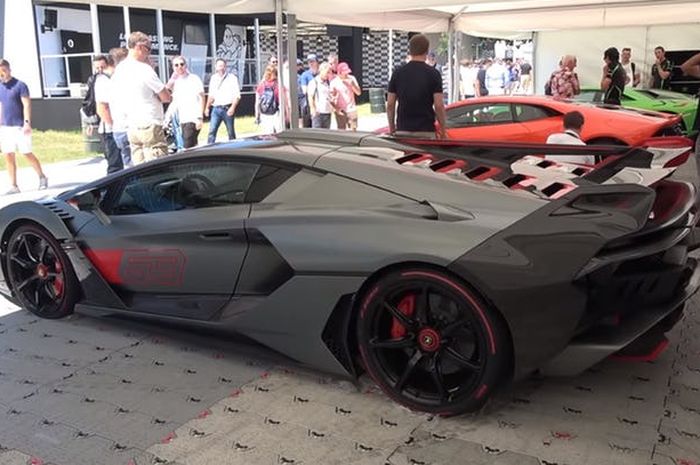 Penampakan Lamborghini SC18 Alston