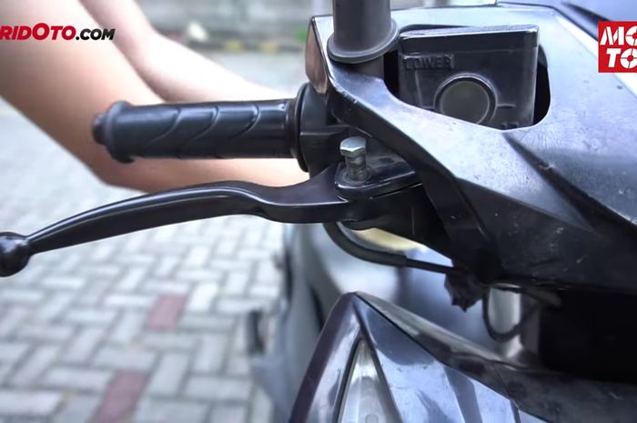 Video cara pasang handle rem di matic Honda