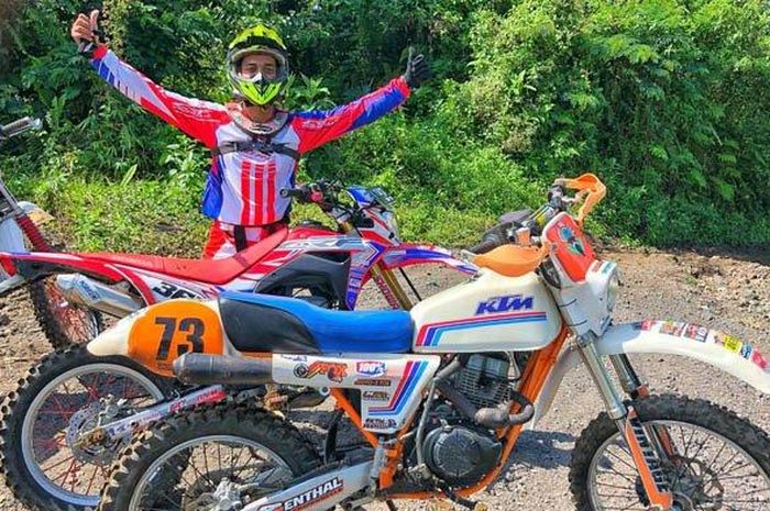 Rueben Kedet Macrae saat bersama komunitas Honda CRF 150 Rider Bali menjelajah wilayah Tabanan dengan Honda CRF 150
