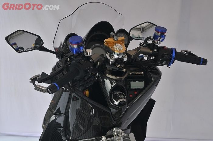 Setang pun ganti dan ditambah steering damper