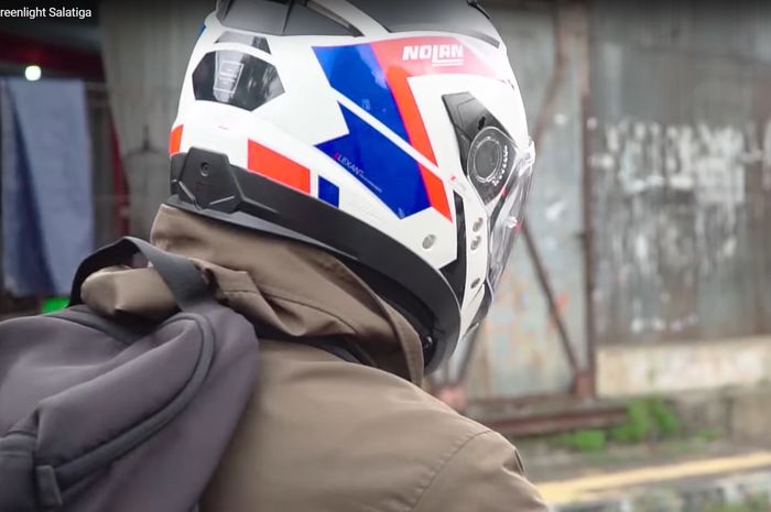 Helm Nolan yang digunakan Ariel ke Salatiga.