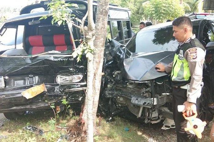 kondisi Honda HR-V dan angkot yang diterjang Toyota Avanza