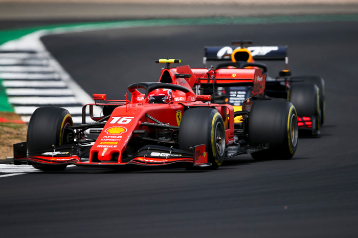 Max Verstappen nilai Charles Leclerc masih dendam soal insiden F1 Austria, hal itu jadi alasan pembalap Ferrari tersebut tampil agresif di F1 Inggris