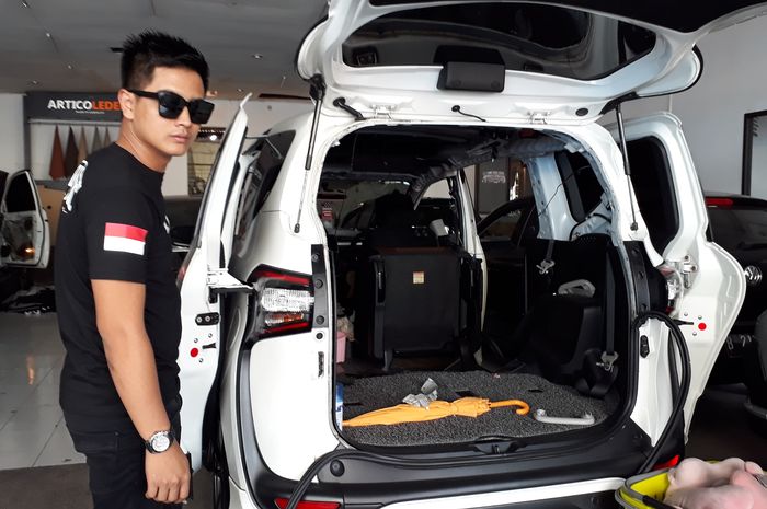 Hardianto selaku pemilik Classic Car Interior