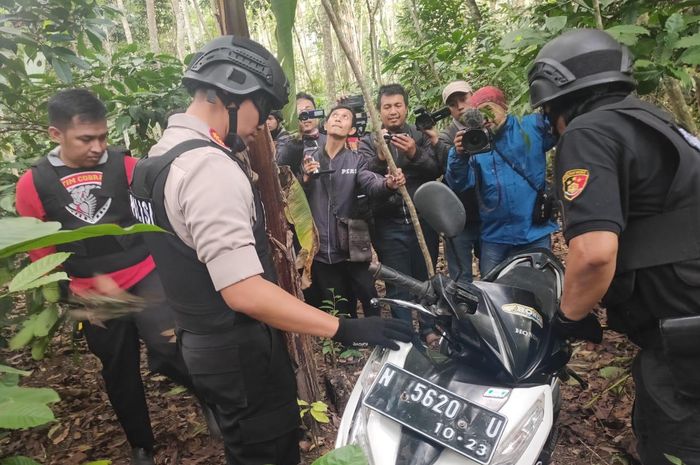 Kapolres Lumajang berhasil temukan motor bodong di perkebunan