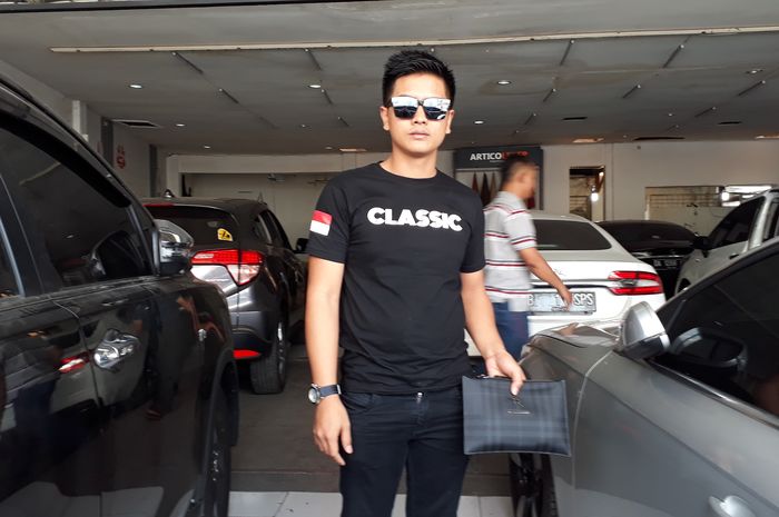Hardianto selaku owner dari Classic Car Interior dibilangan Pekayon Bekasi Selatan
