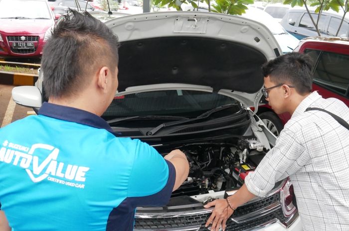 Pengecekan mobil bekas oleh Auto Value