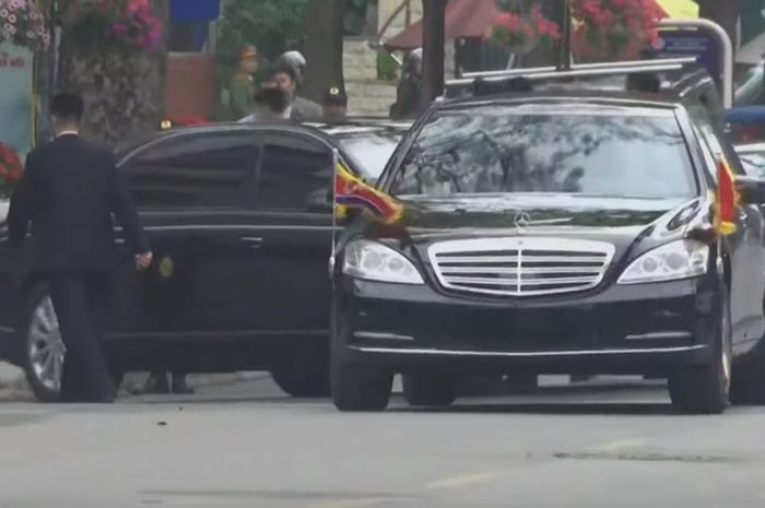 Mobil Mercedes-Benz milik presiden Korea Utara Kim Jong Un