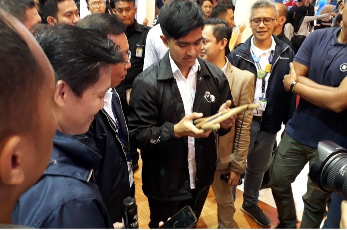 Putra bungsu Presiden Joko Widodo (Jokowi), Kaesang Pangarep hadir dalam perhelatan Gaikindo Indonesia International Auto Show (GIIAS).