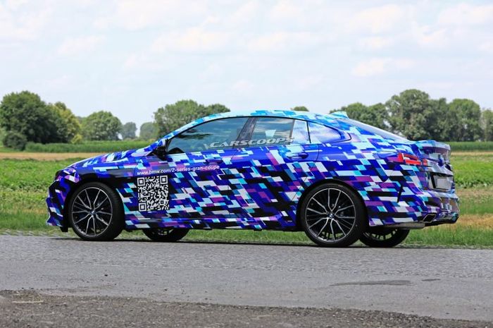 BMW Seri 2 Gran Coupe sedang terlihat tes jalan.