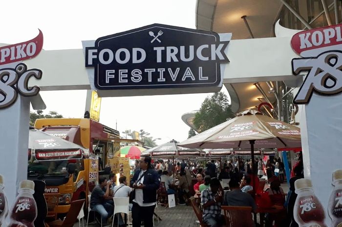 Food truck festival jadi spot kuliner yang dipadati pengunjung GIIAS 2019.