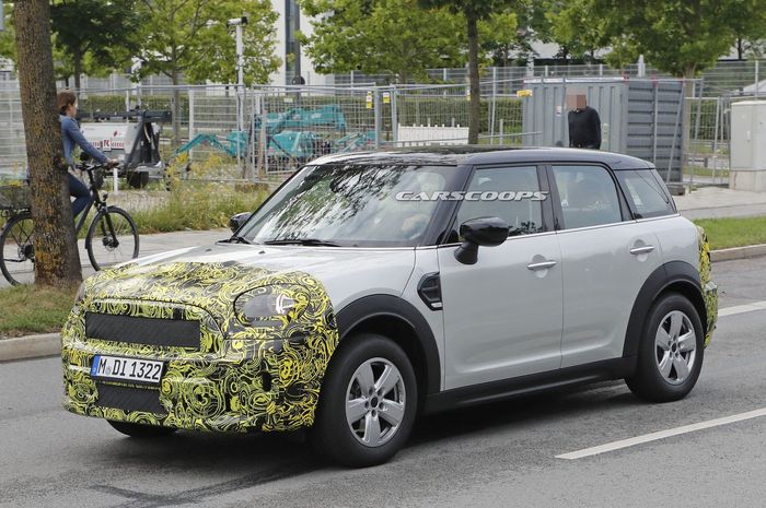 Mini Countryman  yang sedang tes jalan di Jerman
