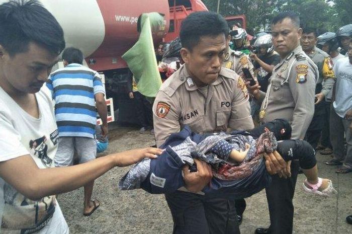 Kecelakaan lalulintas terjadi antara motor Honda Vario Vs Mobil Tangki Pertamina terjadi di Jl Ahmad Razak, Kecamatan Wara, Kota Palopo, Selasa (23/7/2019) pagi.