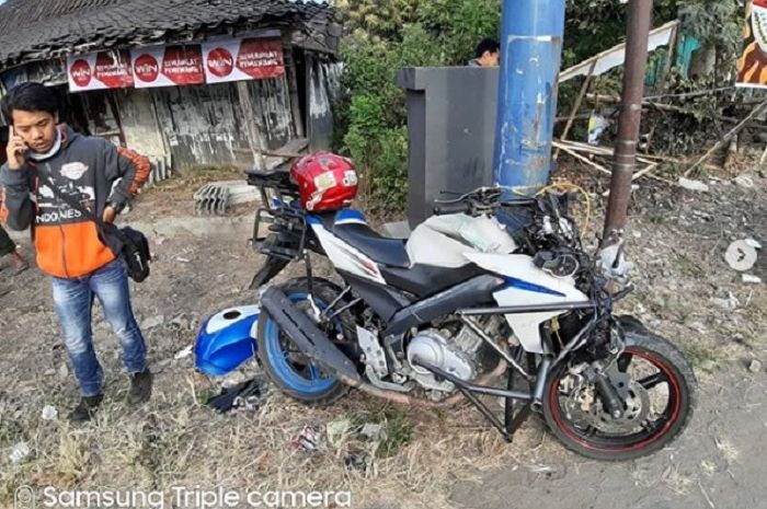 Yamaha V-Ixion rusak parah setelah terlibat kecelakaan dengan Honda BeAT