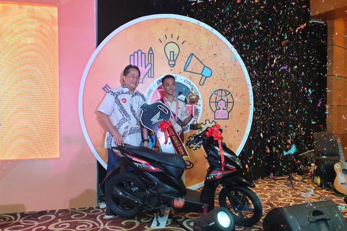 Rizal Alamsyah pemenang Motor Honda Beat di AHM Best Student 2019
