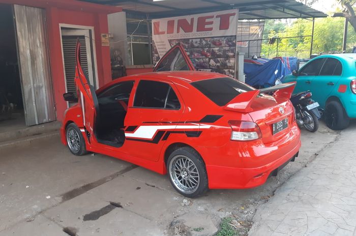 Mau Modifikasi Pintu Gunting Ini Model Engsel yang Paling 