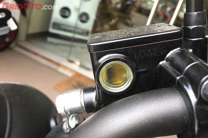 lubang intip minyak rem