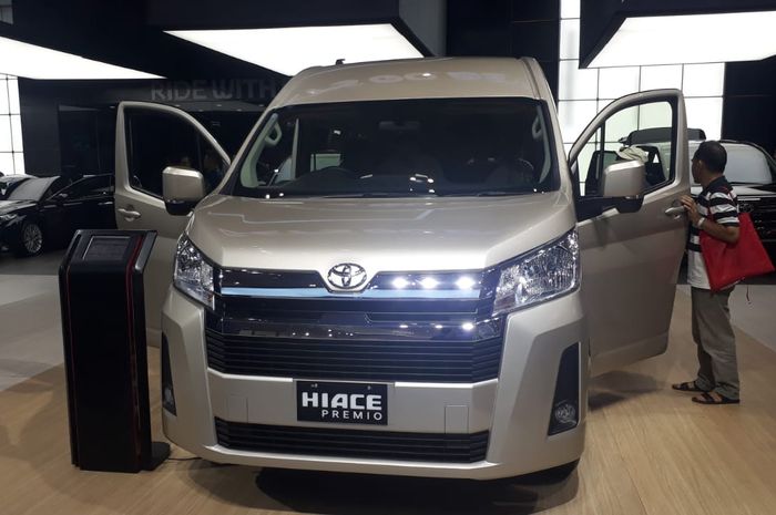 2019 hiace van