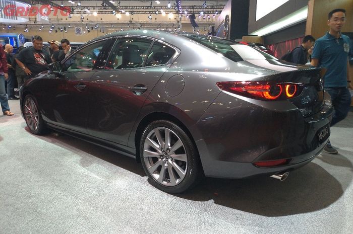 mobil All New Mazda3 versi sedan