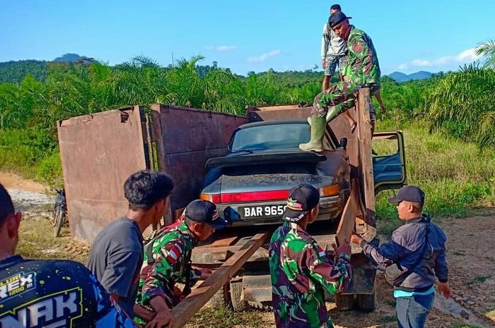 mobil selundupan yang terciduk angota TNI
