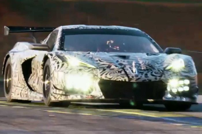 Chevy kembali bikin geregetan dengan tebar teaser Corvette C8 track-only.