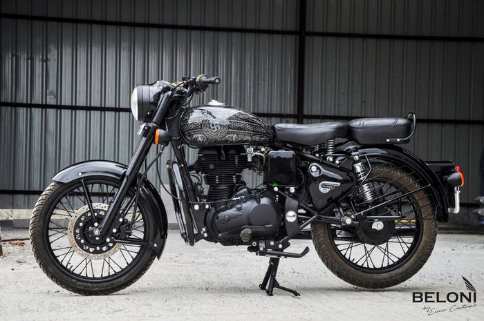 Royal Enfield Classic 350 tampil manis pakai grafis baru