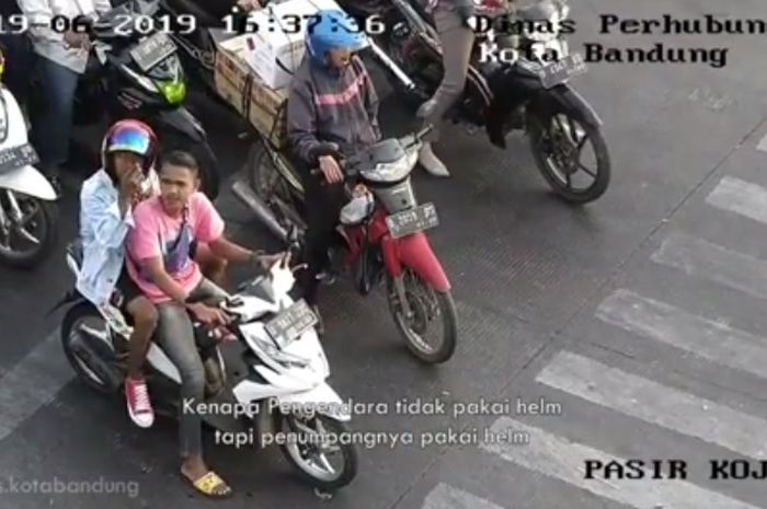 Pengendara Honda BeAT yang diperingati oleh Dishub Kota Bandung