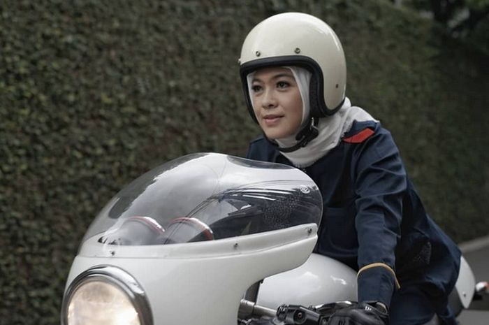 Hijabers pilih helm yang sesuai (ilustrasi)