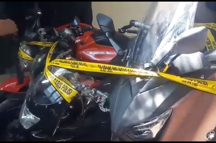 Beberapa motor hasil daari penipuan yang disita pihak kepolisian